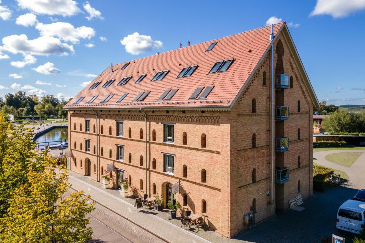 Hotel Alter Kornspeicher Нойштреліц Екстер'єр фото